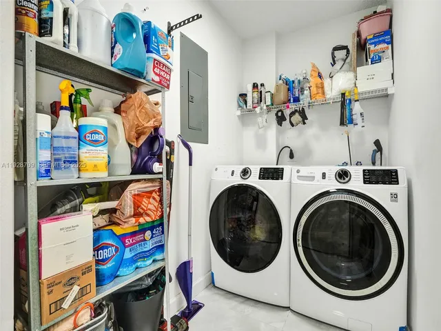 $2,400 | 9470 Tangerine Place, Unit 207, Davie, FL 33324