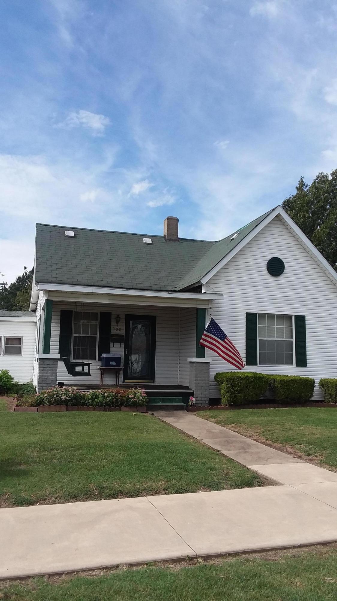 208 North 9th Street Monett, MO 65708 - Photo 1 of 1 60149240