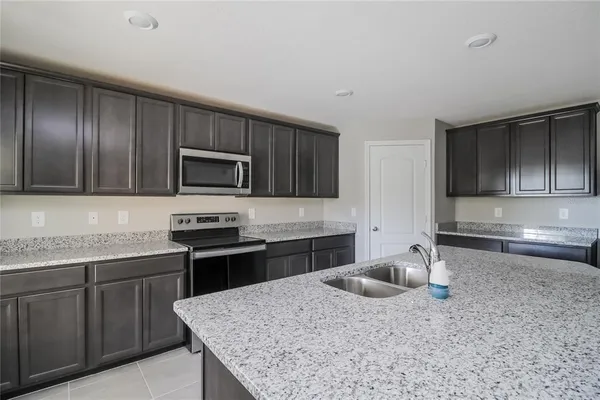 $2,110 | 127 Tulip Lane, Kissimmee, FL 34759
