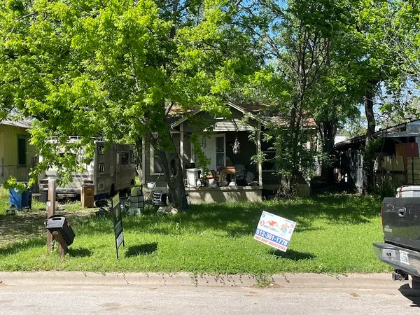 $230,000 | 3208 East 16th Street, Austin, TX 78721