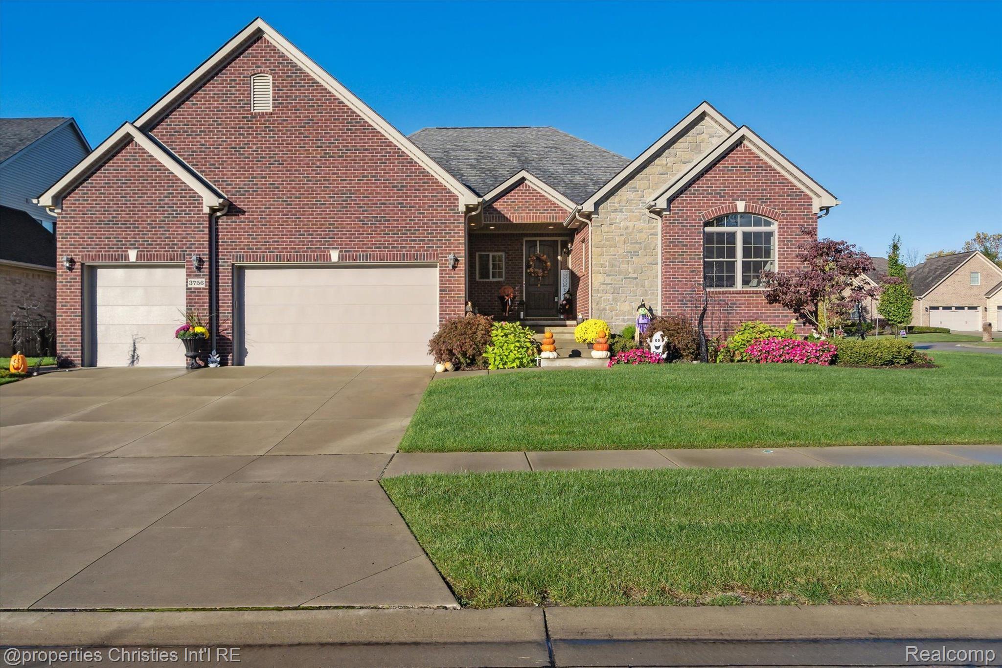 3756 Milano Ct. Rochester, MI 48307 - Photo 2 of 40 Gallery Image 2