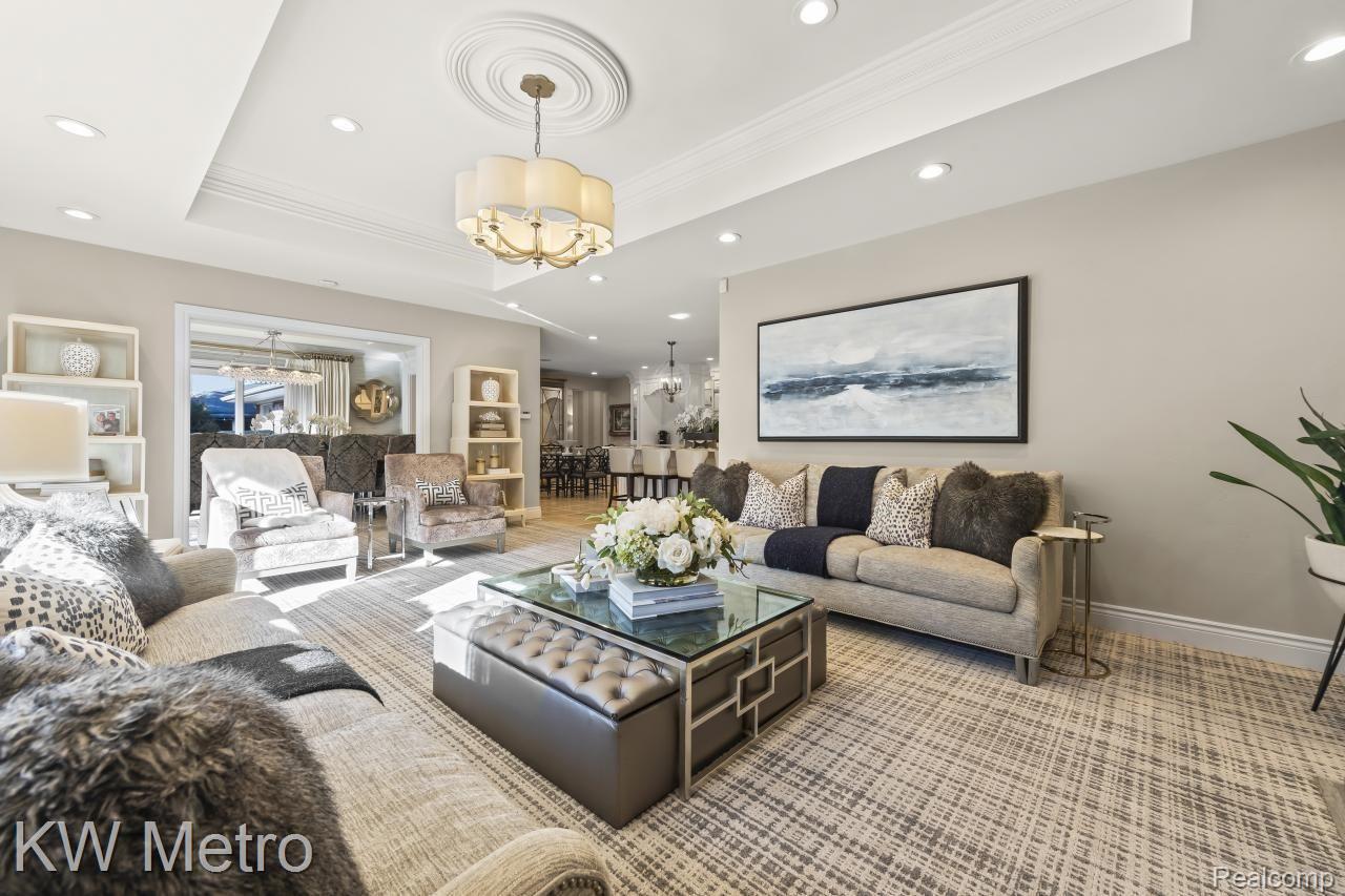 871 North Renaud Road Grosse Pointe, MI 48236 - Photo 25 of 64 Family Room - Pan Ceiling