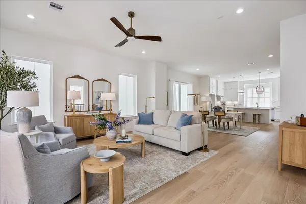 $810,000 | 3506 Dorset Clf Lane, Houston, TX 77055