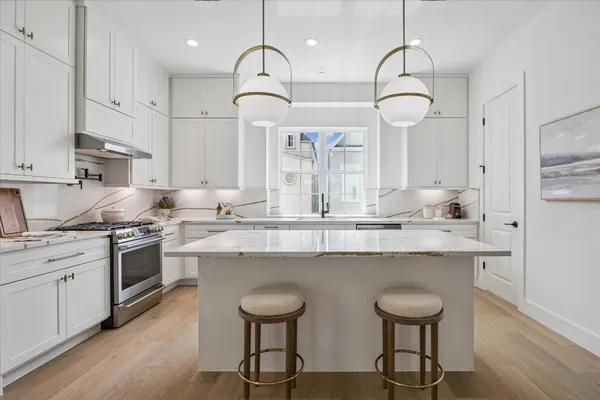 $810,000 | 3506 Dorset Clf Lane, Houston, TX 77055