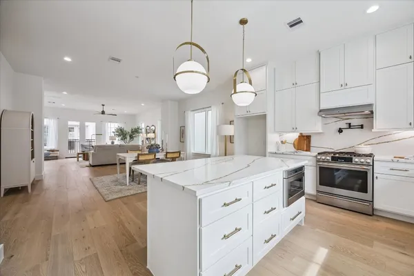 $810,000 | 3506 Dorset Clf Lane, Houston, TX 77055