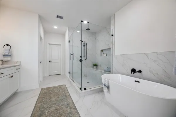 $810,000 | 3506 Dorset Clf Lane, Houston, TX 77055