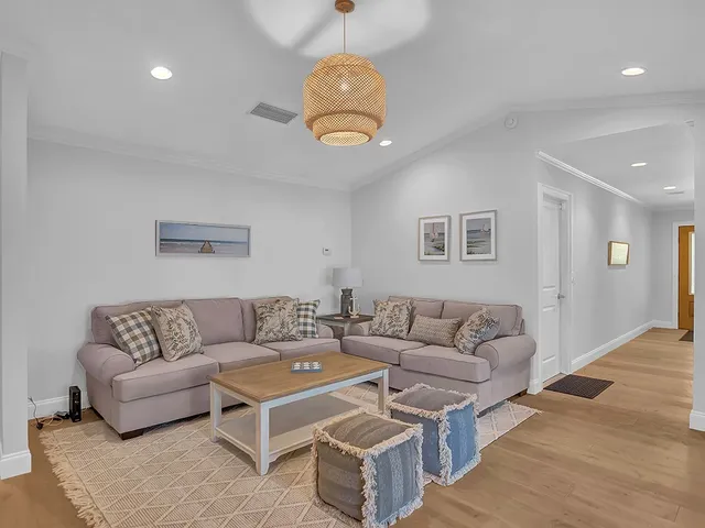 $12,000 | 1526 Pelican Lane, Vero Beach, FL 32963