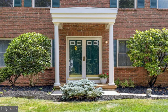 $975,000 | 32 West Kincaid Drive, West Windsor, NJ 08550