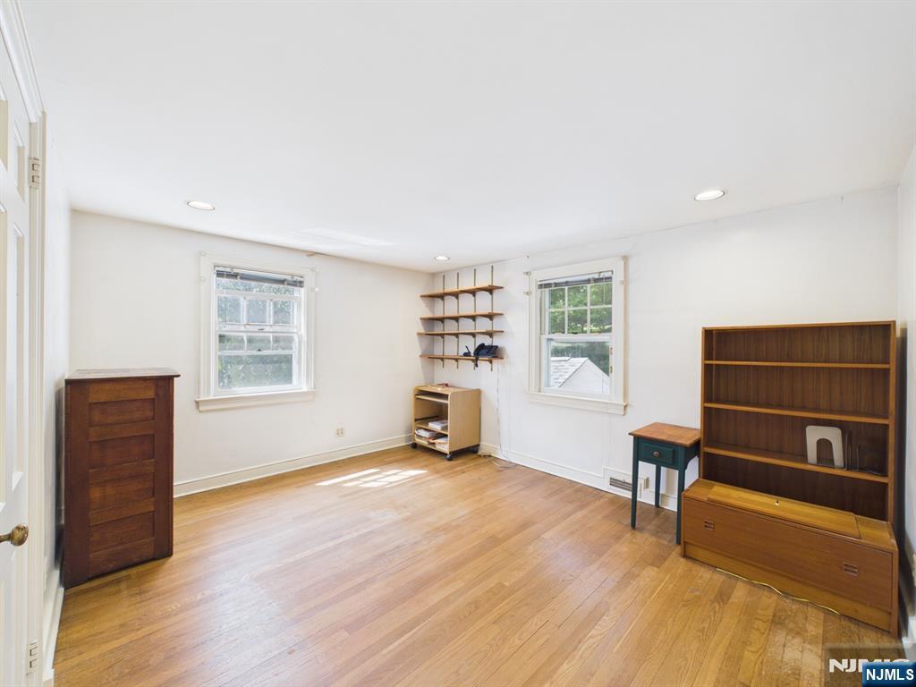 318 Beechwood Road Ridgewood, NJ 07450 - Photo 23 of 29 Gallery Image 23