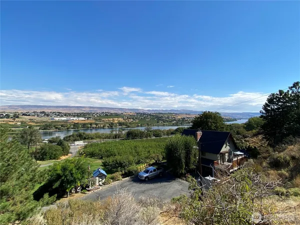 $754,900 | 1287 Malaga Alcoa Highway, Wenatchee, WA 98801