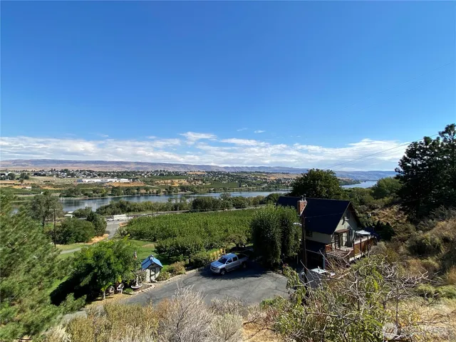 a view of a golf course with a garden