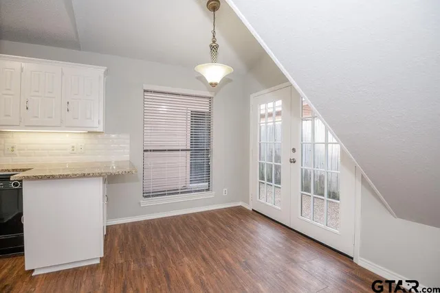 $1,600 | 5917 Hollytree Drive, Tyler, TX 75703