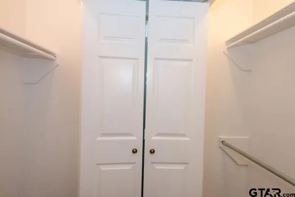 $1,600 | 5917 Hollytree Drive, Tyler, TX 75703