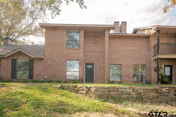 $1,600 | 5917 Hollytree Drive, Tyler, TX 75703
