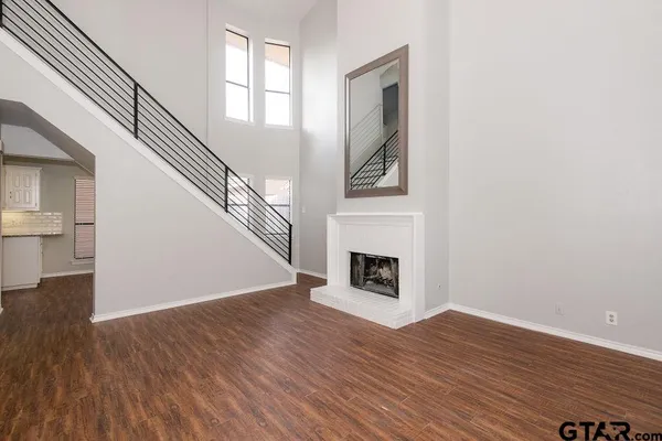 $1,600 | 5917 Hollytree Drive, Tyler, TX 75703