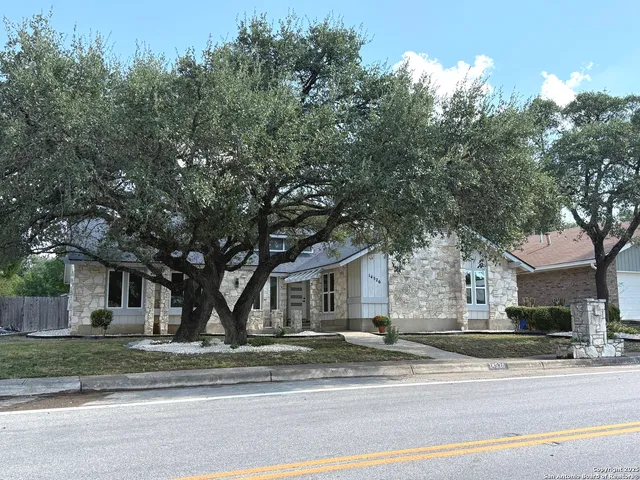 a view of a house with a outdoor space