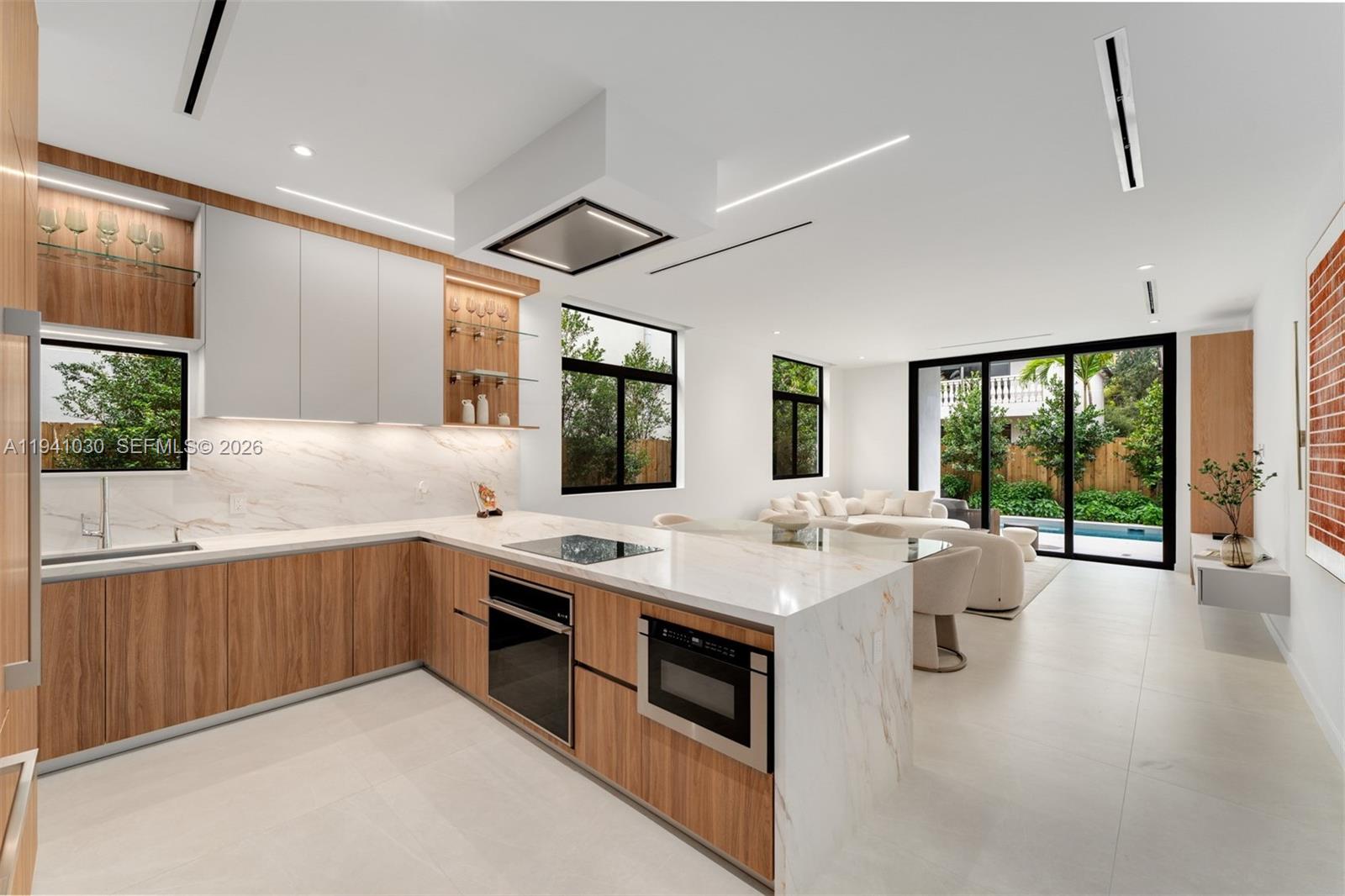 3067 Hibiscus Street Miami, FL 33133 - Photo 4 of 27