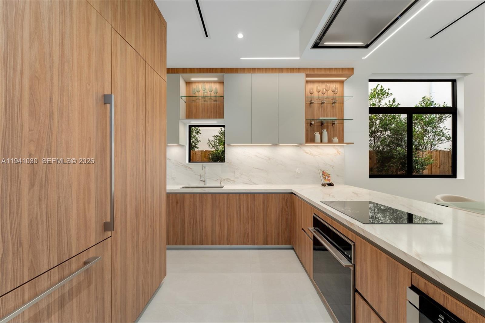 3067 Hibiscus Street Miami, FL 33133 - Photo 6 of 27