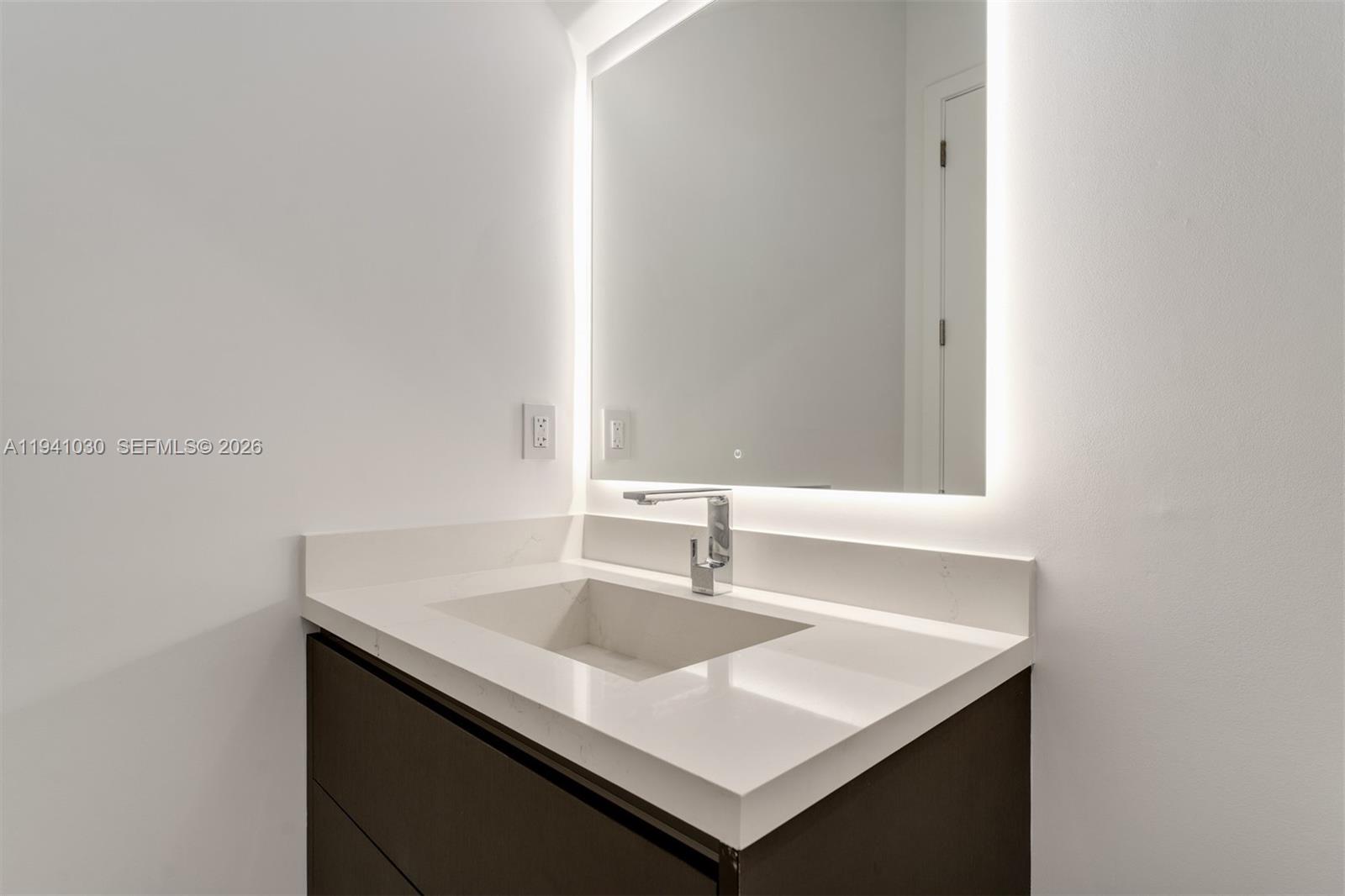 3067 Hibiscus Street Miami, FL 33133 - Photo 9 of 27