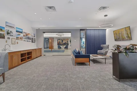 $595,000 | 1240 South 2nd Street, Unit 716, Minneapolis, MN 55415