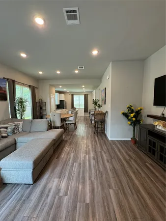 $1,975 | 710 Crystal River, Conroe, TX 77316