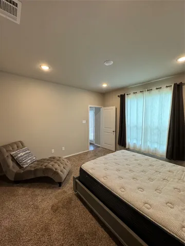 $2,000 | 710 Crystal River, Conroe, TX 77316