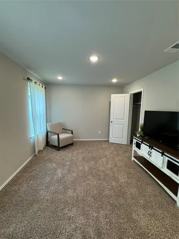 $2,000 | 710 Crystal River, Conroe, TX 77316