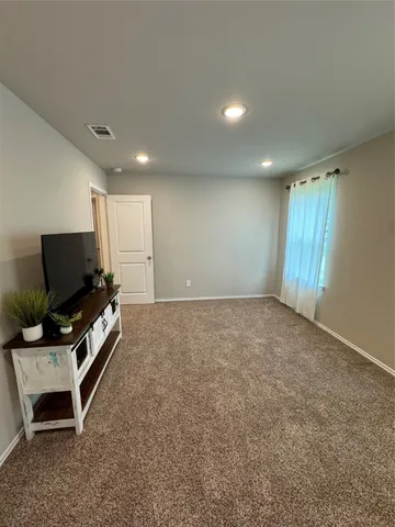 $2,000 | 710 Crystal River, Conroe, TX 77316