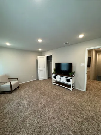 $1,975 | 710 Crystal River, Conroe, TX 77316