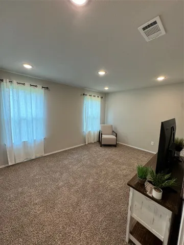 $2,000 | 710 Crystal River, Conroe, TX 77316