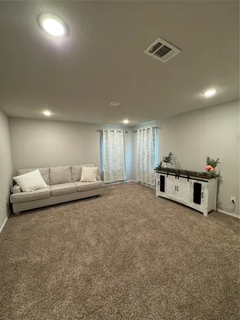 $1,975 | 710 Crystal River, Conroe, TX 77316