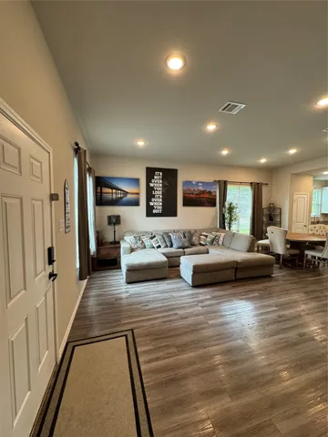 $2,000 | 710 Crystal River, Conroe, TX 77316