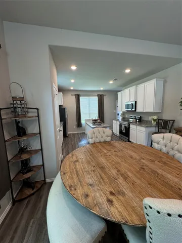 $2,000 | 710 Crystal River, Conroe, TX 77316