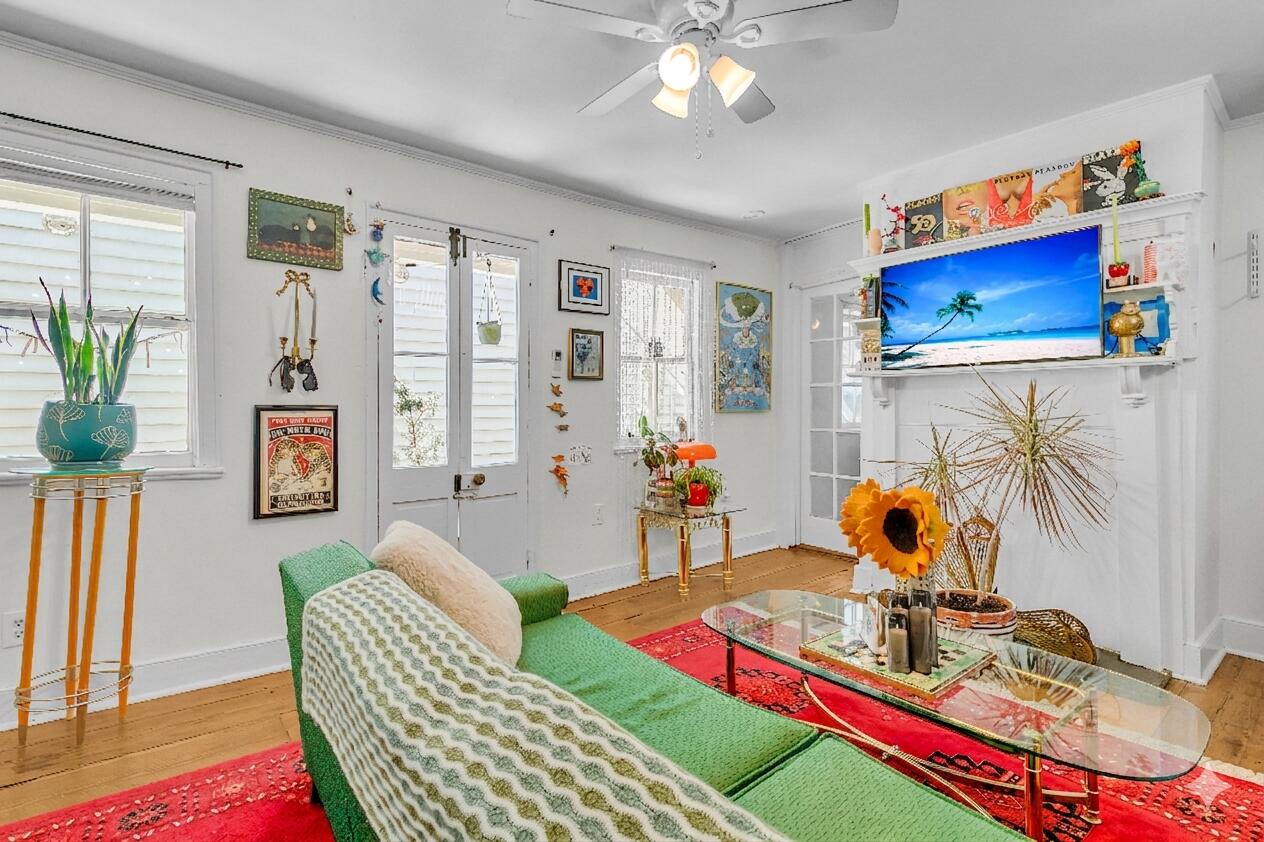 46 Ashe Street Charleston, SC 29403 - Photo 18 of 27 Unit A living room