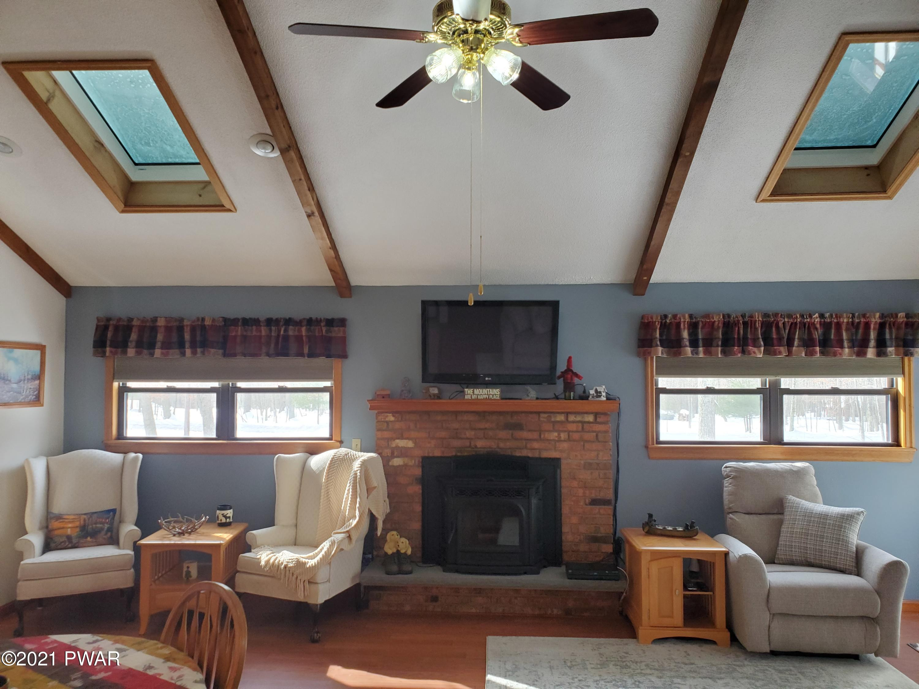 360 Oak Hill Road Hawley, PA 18428 - Photo 38 of 70 Interior View