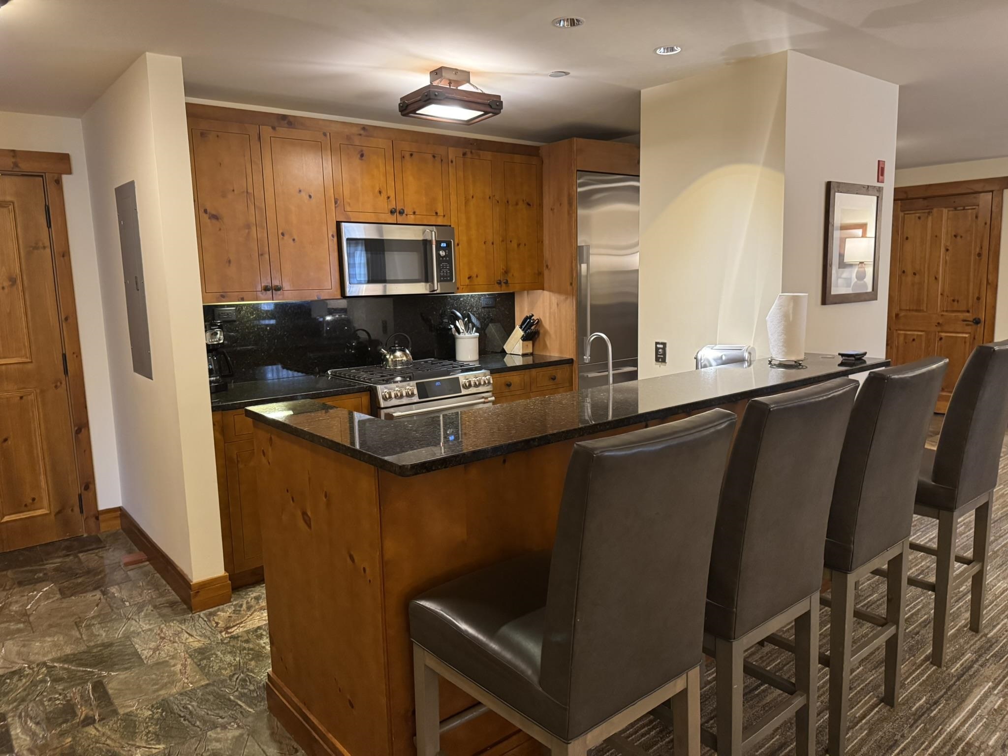 7412 Mountain Road, Unit 402 386 Stowe, VT 05672 - Photo 35 of 38