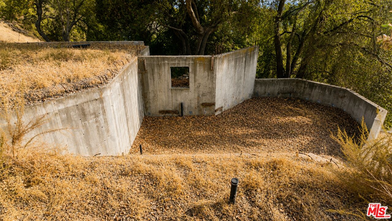 3577 Shaw Ranch Road Pasadena, CA 91107 - Photo 6 of 14 Gallery Image 6