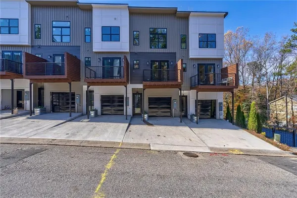 $602,900 | 2323 Mason Drive, Unit D21, Atlanta, GA 30316