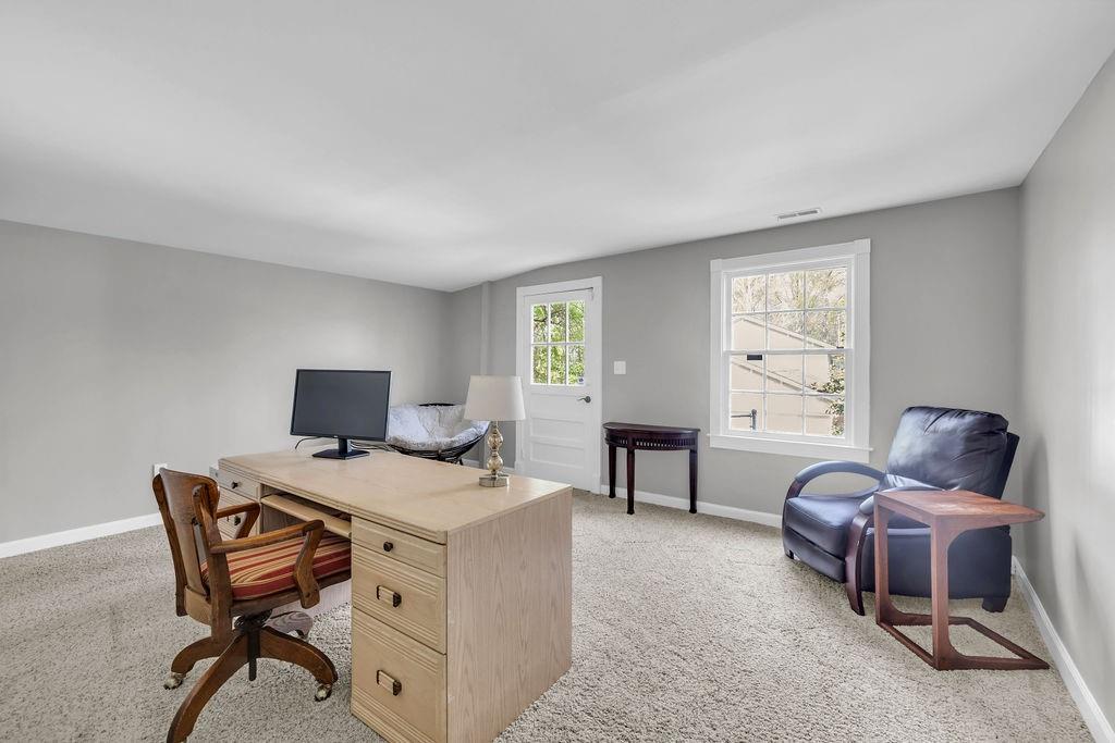 7650 Ryefield Drive Sandy Springs, GA 30350 - Photo 28 of 38 a workspace with furniture and window