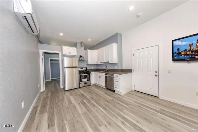 $2,140 | 6854 North Figueroa Street, Los Angeles, CA 90042