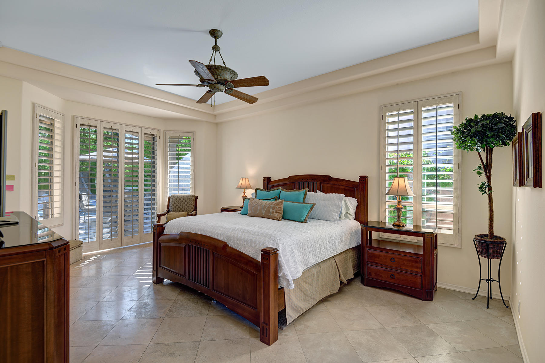 9 Stonecrest Circle Rancho Mirage, CA 92270 - Photo 22 of 35 PRIMARY BEDROOM