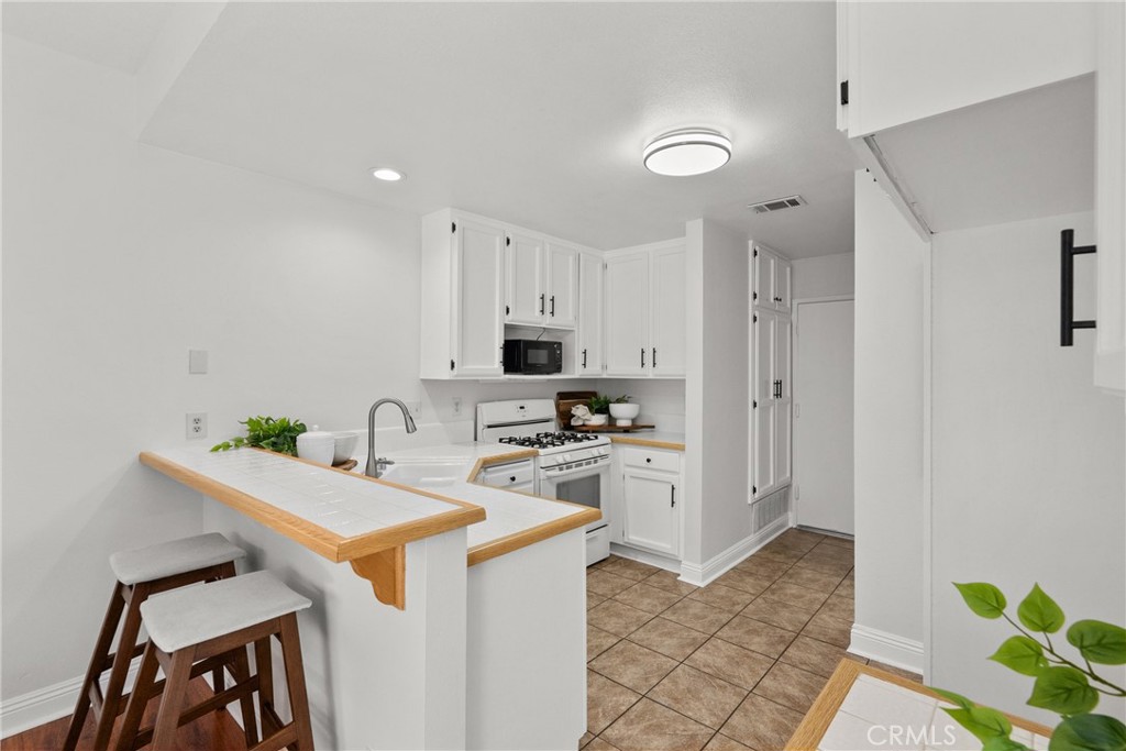 28143 Seco Canyon Road, Unit 48 Saugus, CA 91390 - Photo 10 of 42