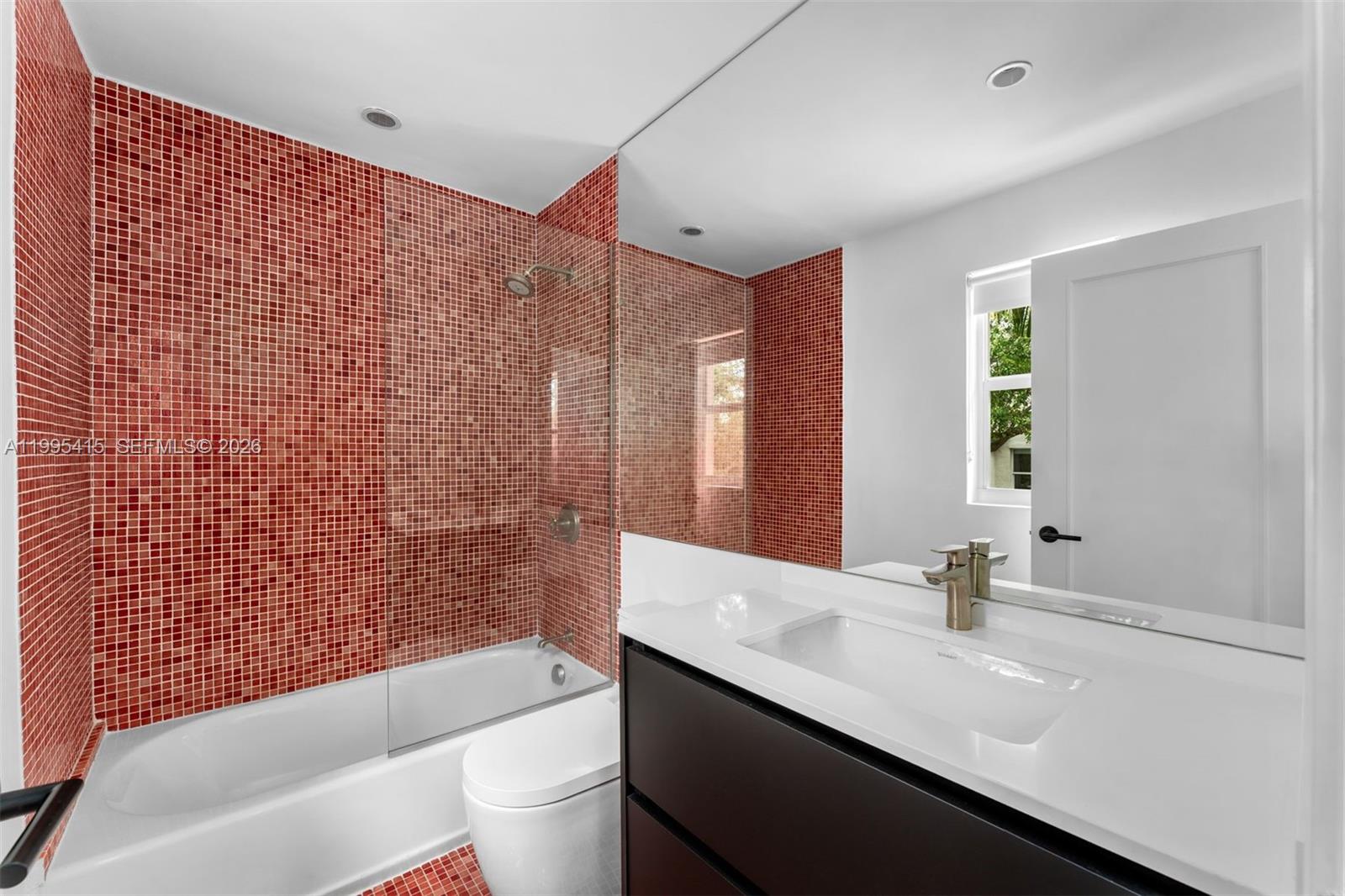 5812 Alton Road Miami Beach, FL 33140 - Photo 17 of 39