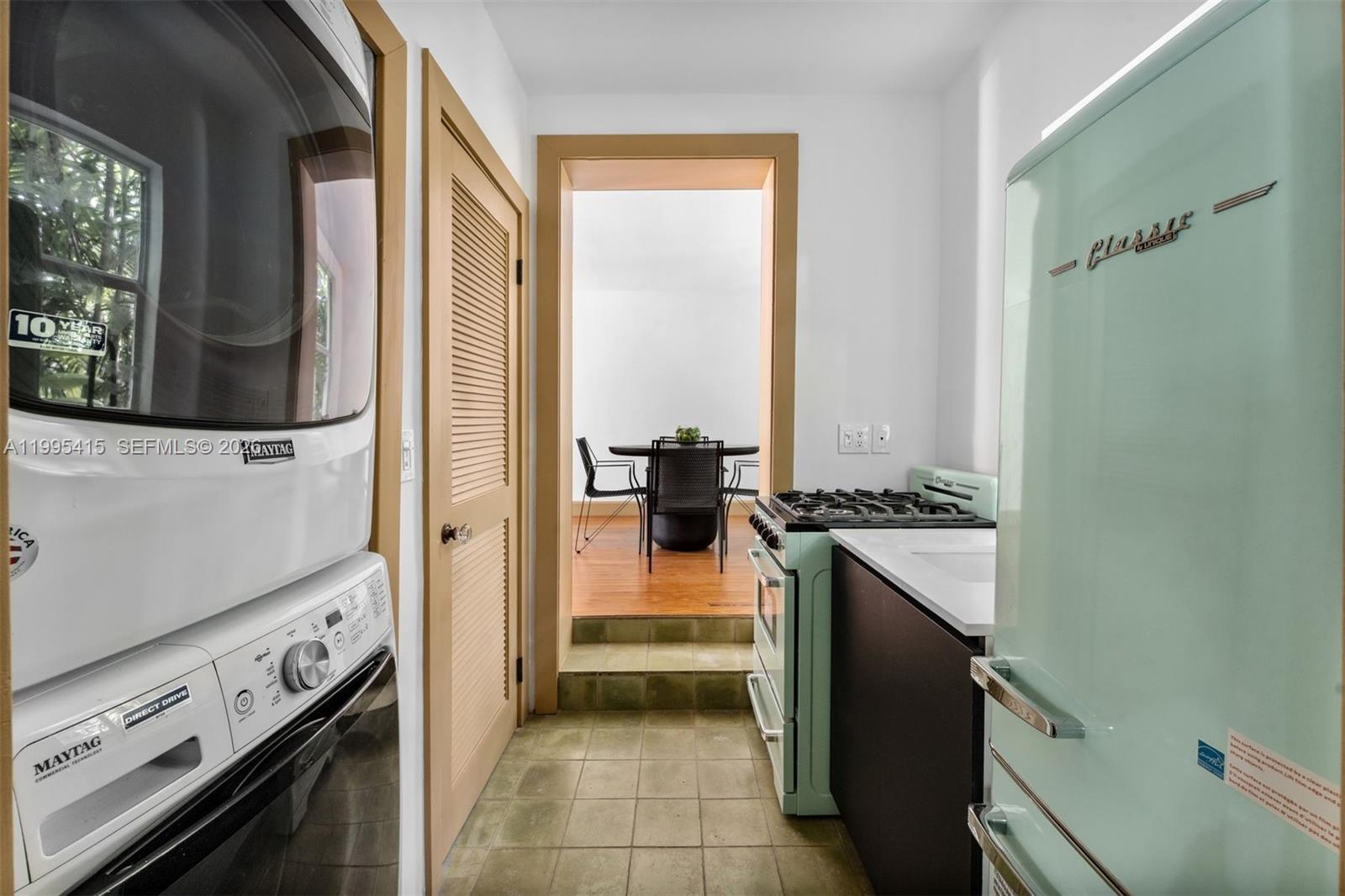 5812 Alton Road Miami Beach, FL 33140 - Photo 25 of 39