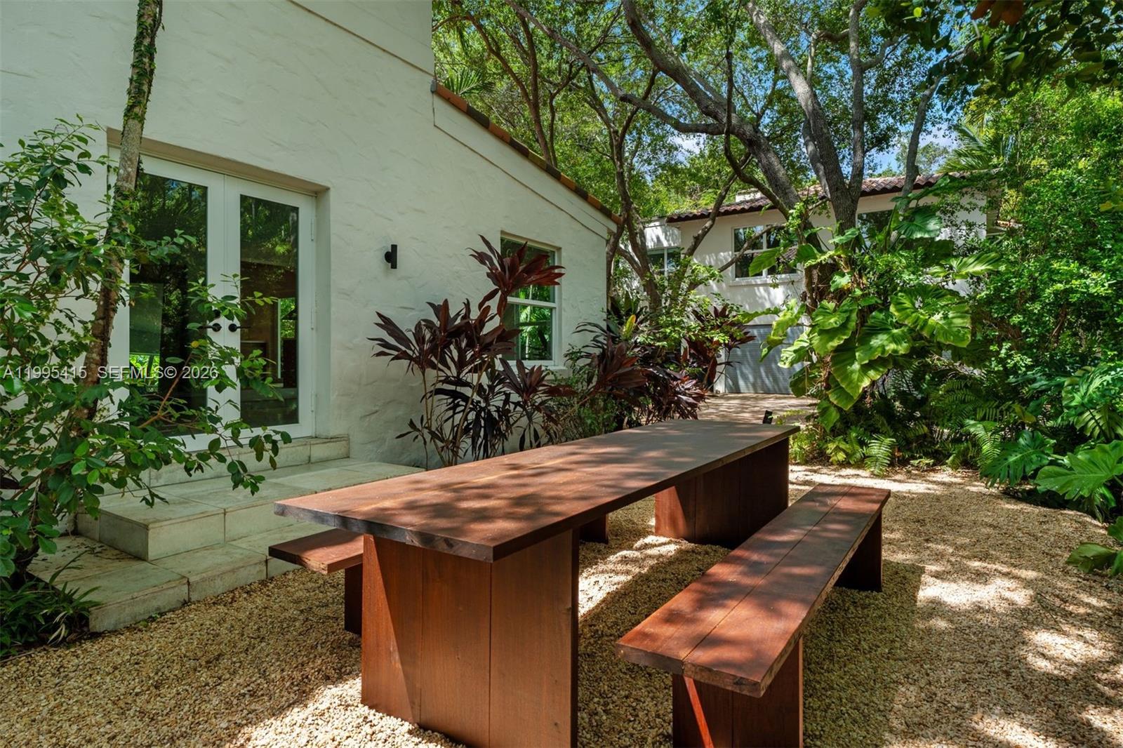 5812 Alton Road Miami Beach, FL 33140 - Photo 30 of 39