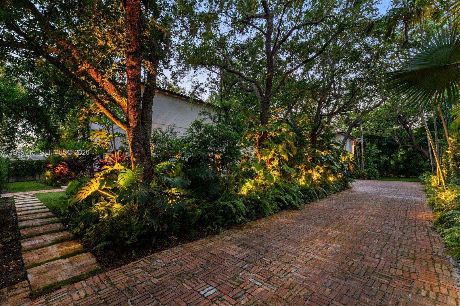 5812 Alton Road Miami Beach, FL 33140 - Photo 36 of 39