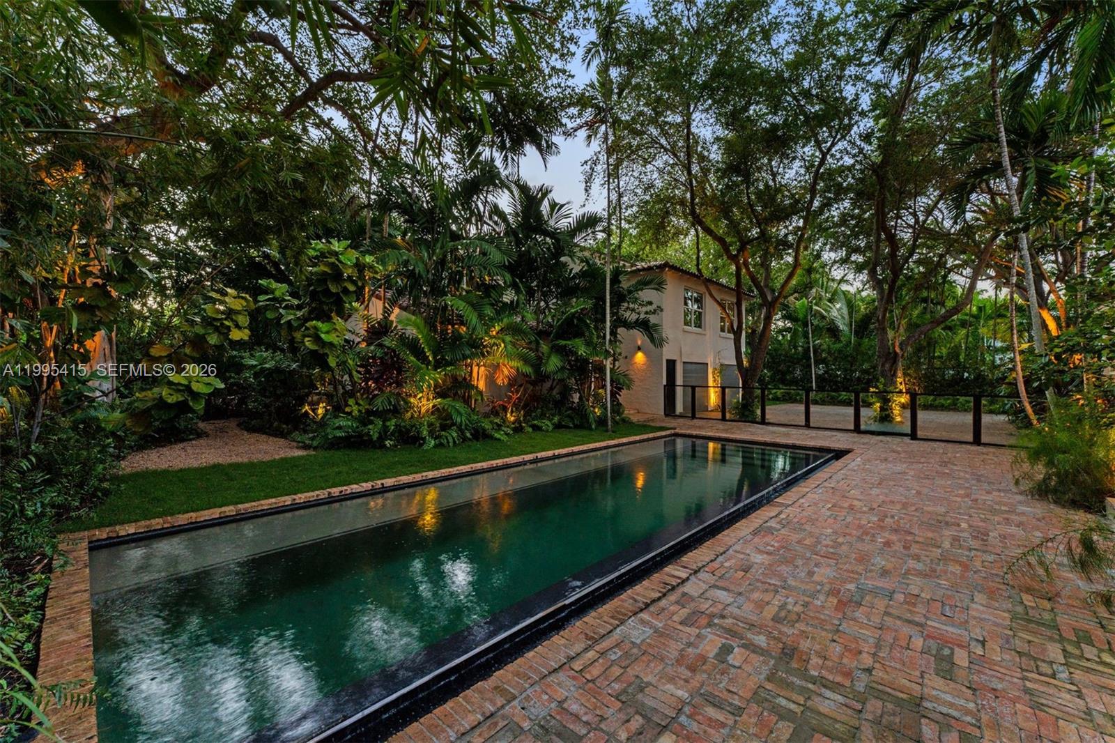 5812 Alton Road Miami Beach, FL 33140 - Photo 37 of 39