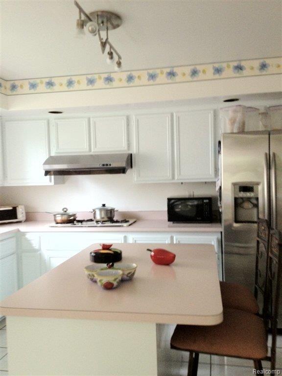 2154 Kennedy Drive Rochester, MI 48309 - Photo 9 of 10 Kitchen.jpg