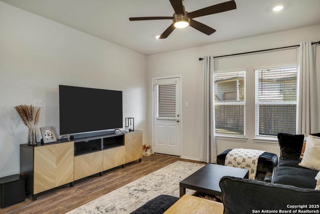 6424 Embankment Road San Antonio, TX 78252 - Photo 15 of 43