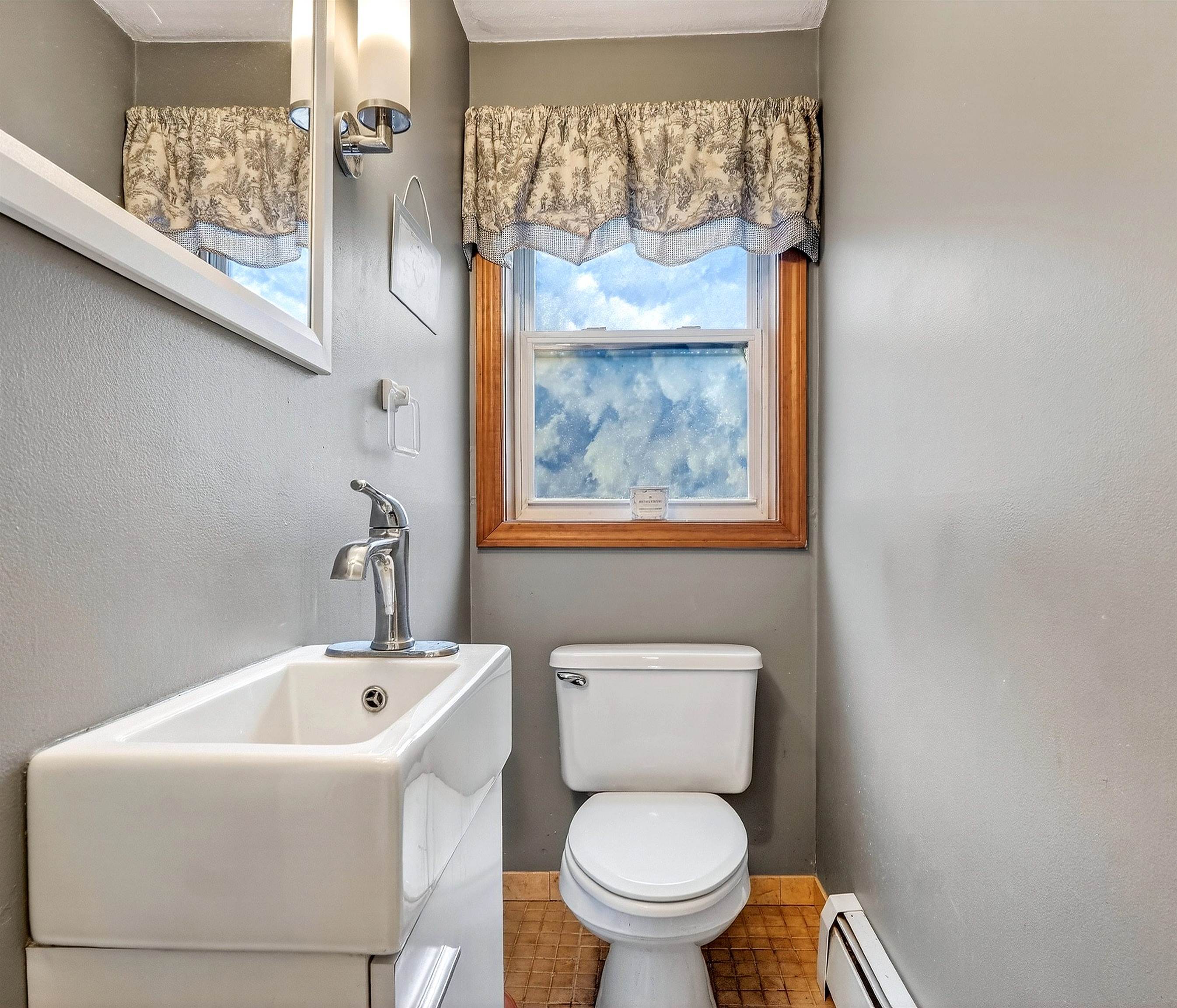 6 Homestead Drive Derry, NH 03038 - Photo 10 of 51